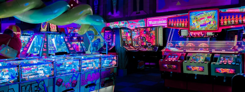 拉菲尔·纳达尔在红土场上标志性的上旋球动作